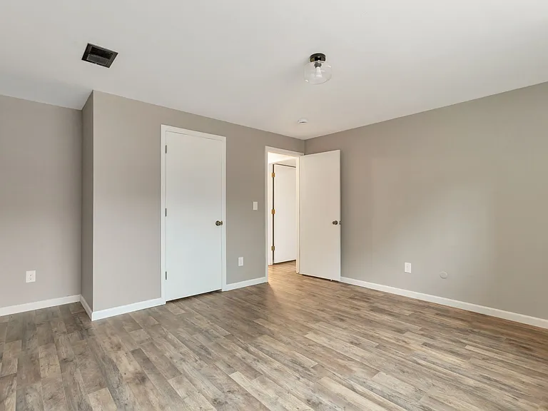 1202 S Moline St — Photo 11