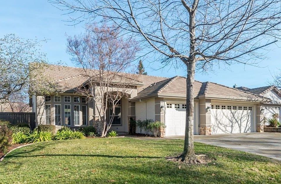1st image of 3977 Meadow Wood Dr