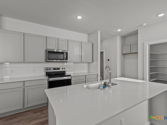 4th image of 4301 Clarisse St