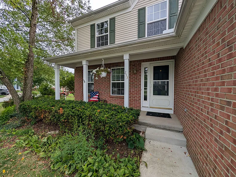 253 Dewfall Dr — Photo 3