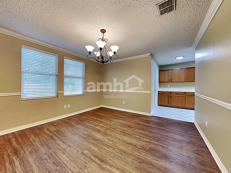 1404 Sunflower Ct — Photo 6