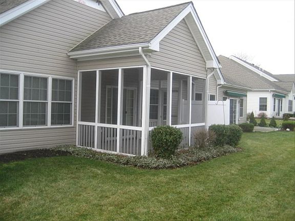 2nd image of 4017 Pine Hurst Dr