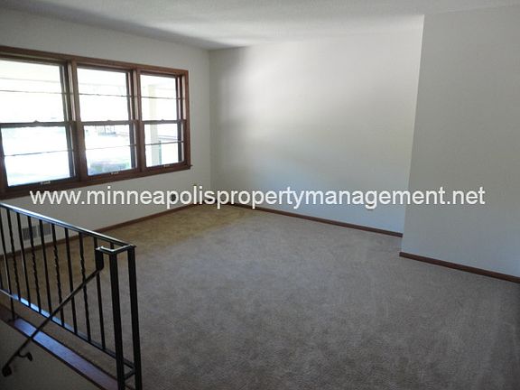 5th image of 3310 Roosevelt Ct NE