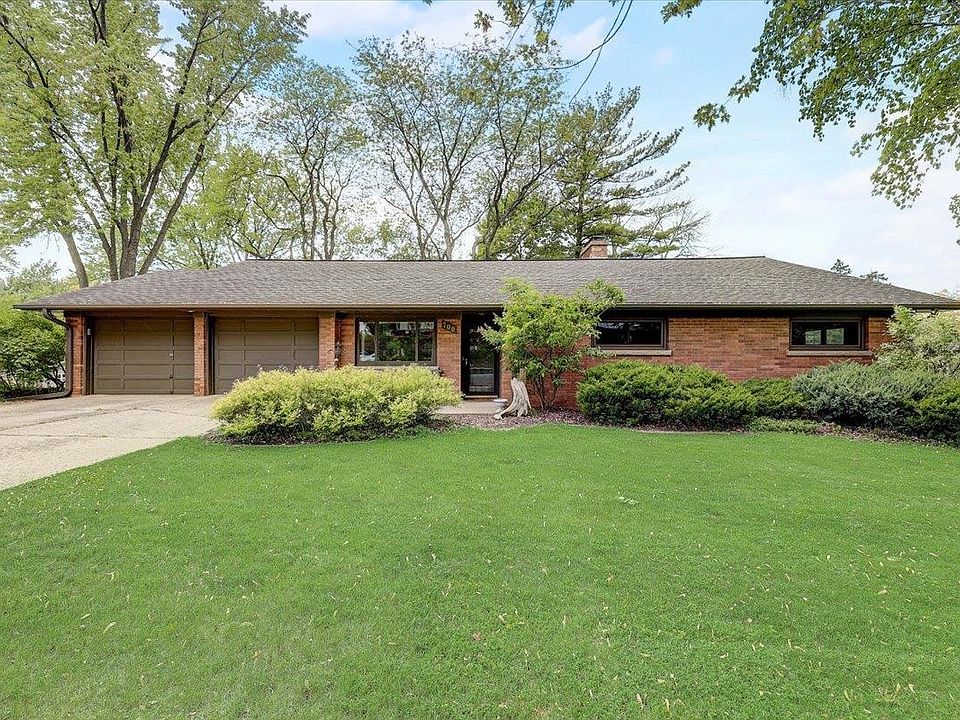 1st image of 700 Fairfield Dr