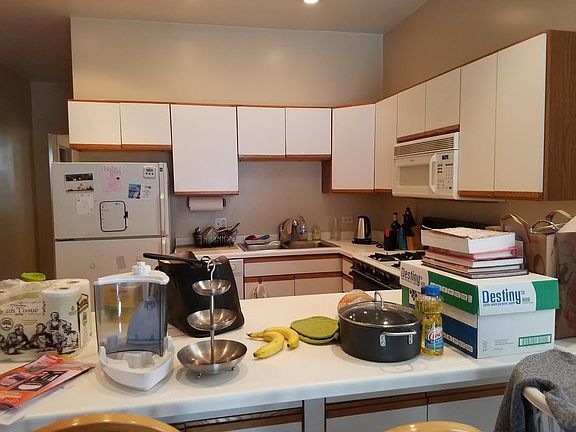 2nd image of 1943 W Waveland Ave #1