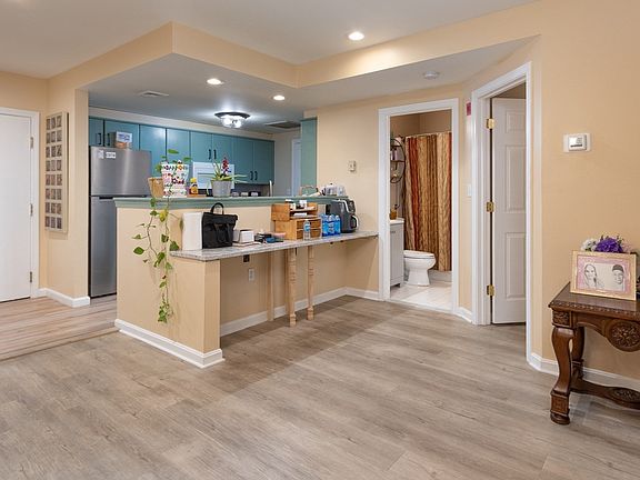 3rd image of 770 Salisbury St APT 511