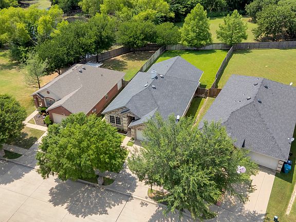 3rd image of 3209 Clydesdale Dr
