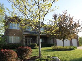 680 Weston Ridge Pkwy, Chaska, MN 55318