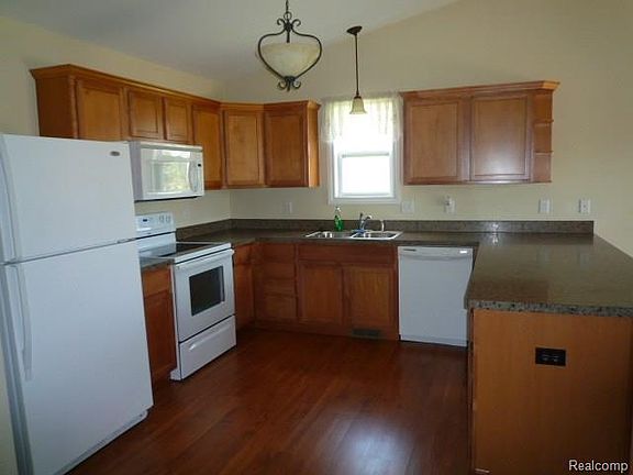 3rd image of 3509 Amber Oaks Dr