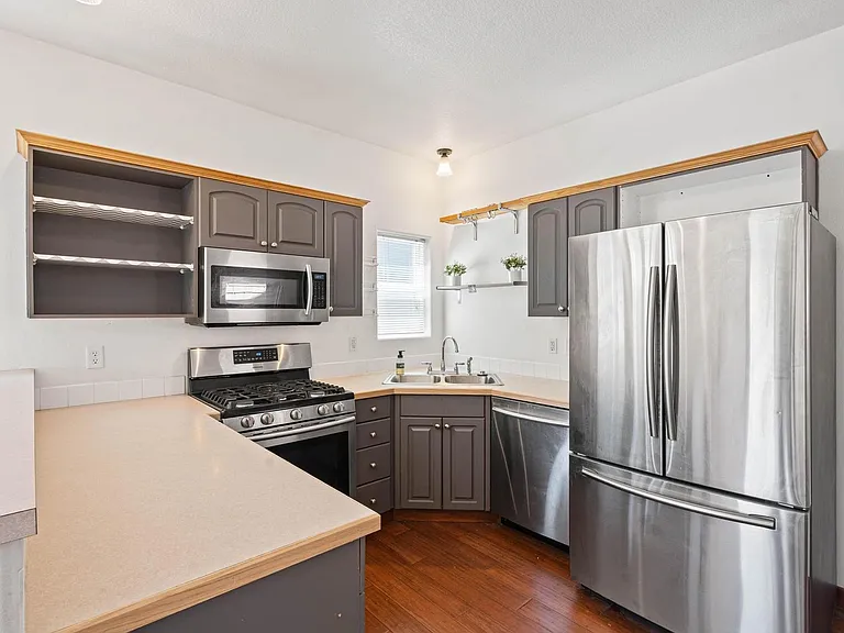 3328 NE 74th Ave — Photo 9
