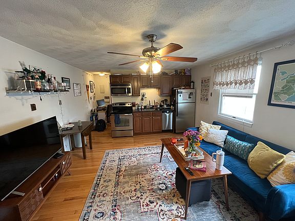 4th image of 217 Holland St APT 3A