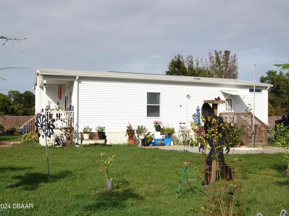 148 Center St, Oak Hill, FL 32759