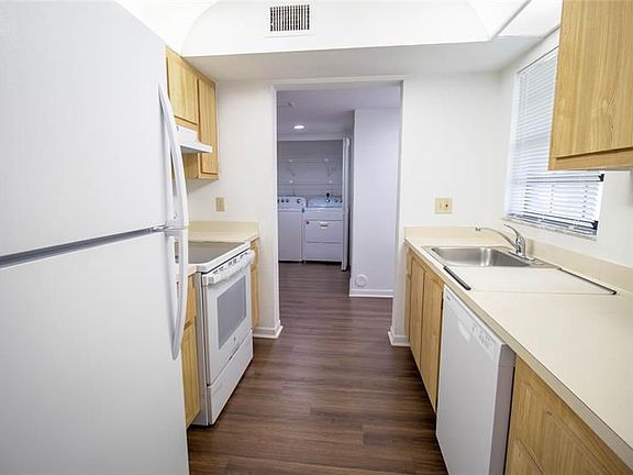 5th image of 10681 Royal Palm Blvd