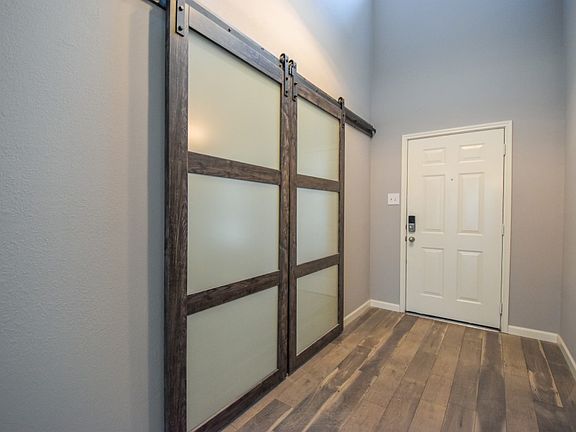 3rd image of 26 W Sage Creek Pl