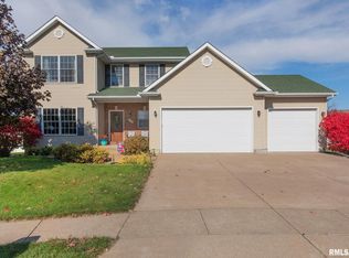 524 Garrett Ct, Blue Grass, IA 52726