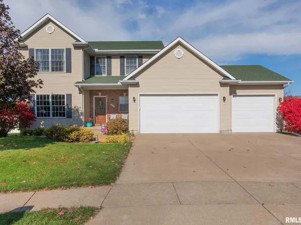 524 Garrett Ct, Blue Grass, IA 52726