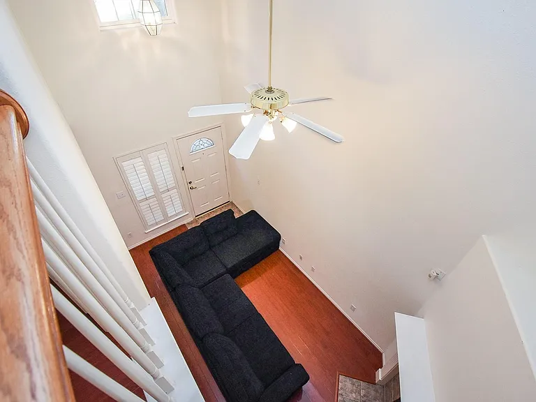 13646 Garden Grove Ct — Photo 10