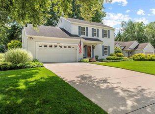 1912 Eagle Point Ct, South Bend, IN 46628
