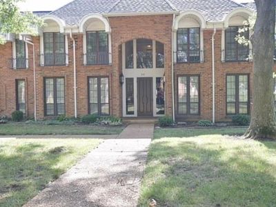 922 Claytonbrook Dr APT 3, Ballwin, MO, 63011