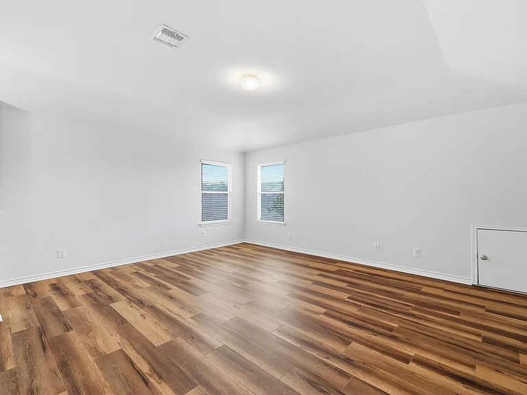 2818 Davis Trce — Photo 20