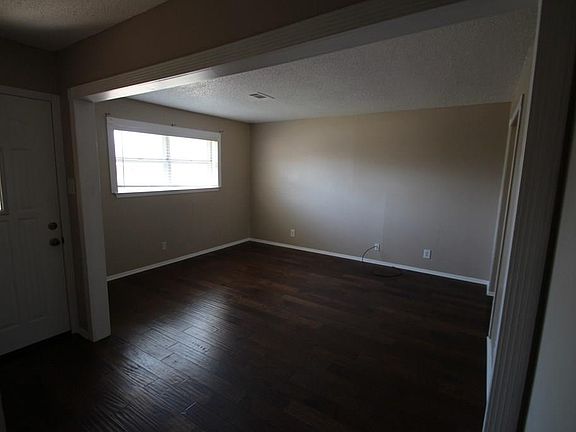 4th image of 1913 Cypress Ct