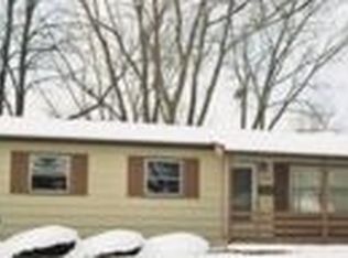 375 Willow Rd, Wauconda, IL 60084