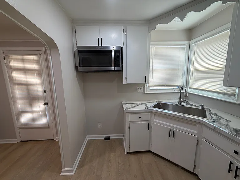 17600 Westmoreland Rd — Photo 3