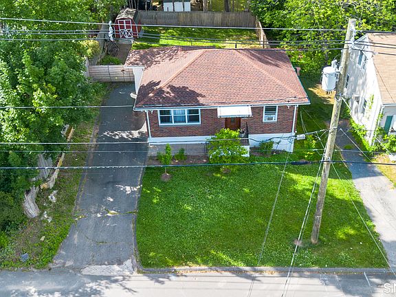 2nd image of 90 Seymour St