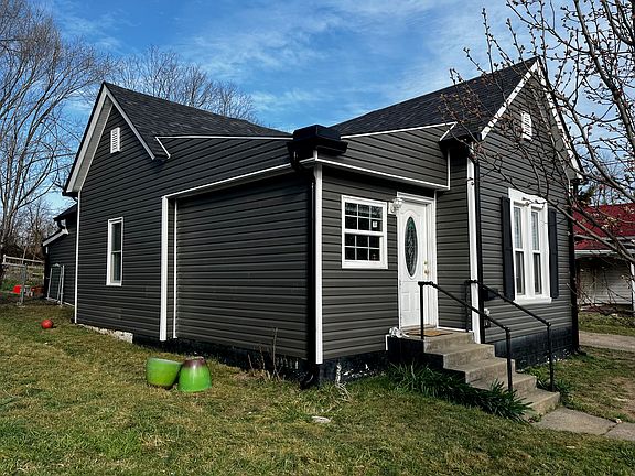 3rd image of 141 E Walnut St