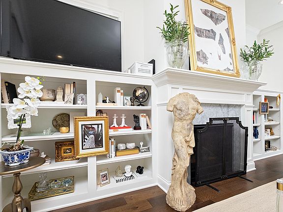 Gas fireplace