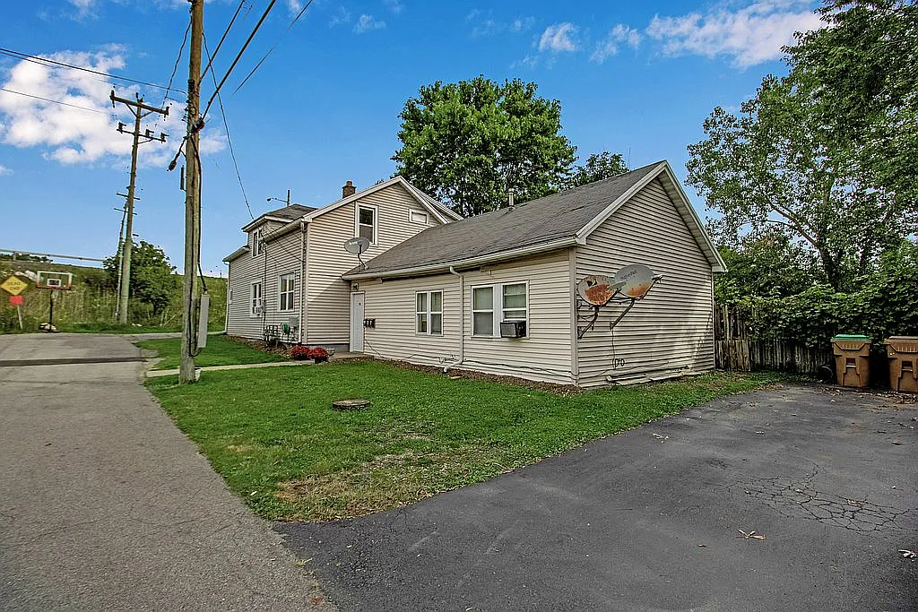 111 Pinehurst Ave photo 1
