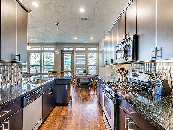 4th image of 86 Aventura Pl