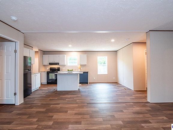 3rd image of 611 Bush Ln