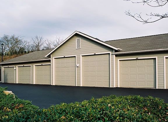 This unit Feature a private garage