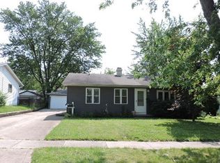 132 McCabe Dr, Streamwood, IL 60107