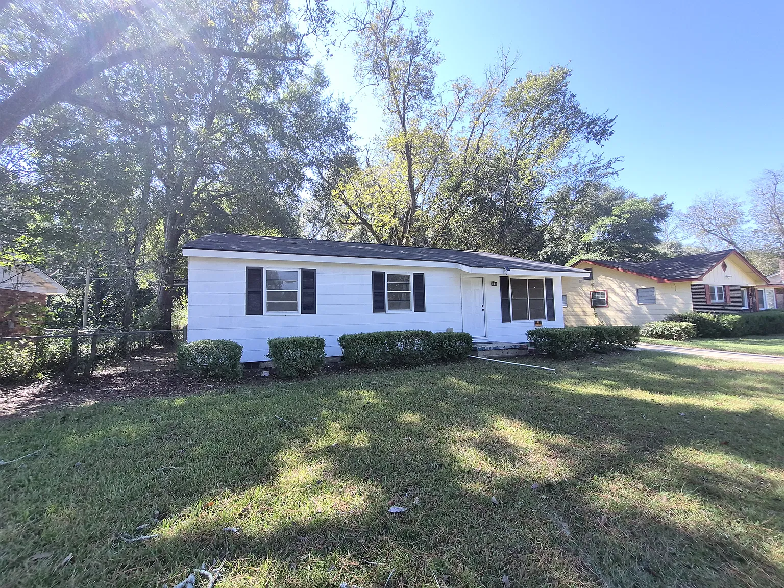 3 bed, 1120 sqft, $1,100 — Photo 1