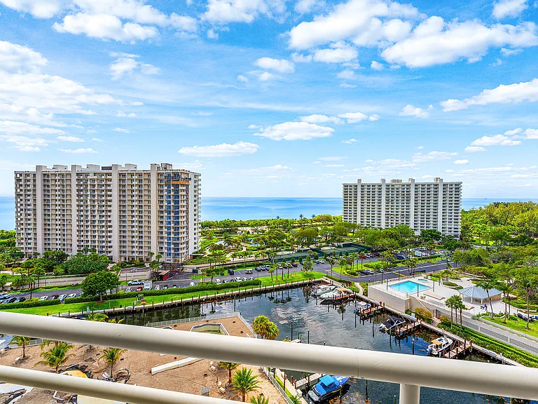 4201 N Ocean Blvd #1407 — Photo 38