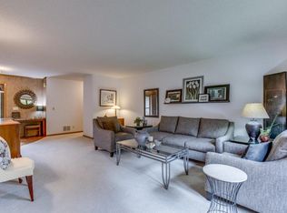 11792 Dunhill Rd, Eden Prairie, MN 55344