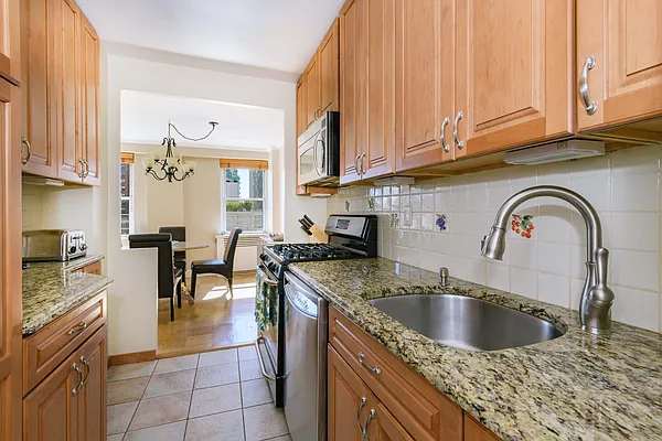 Sold by Nest Seekers International | media 4