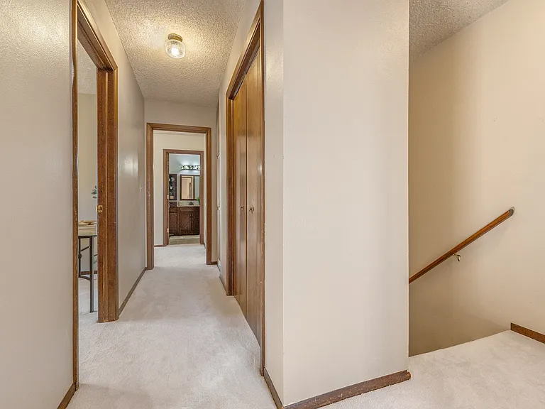 2228 E Roanoke Dr — Photo 25