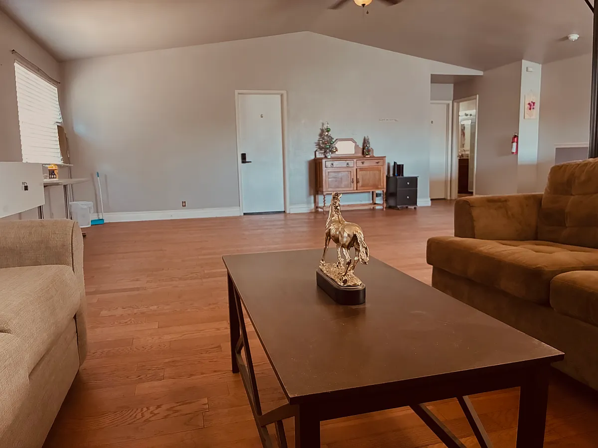 Building Photo - 2210 Cedar Ridge Dr #2