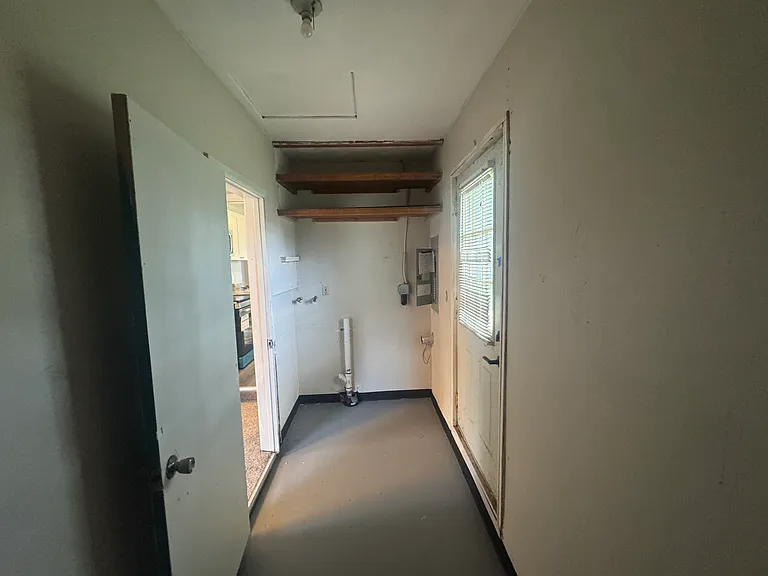6116 Old Collinsville Rd — Photo 5