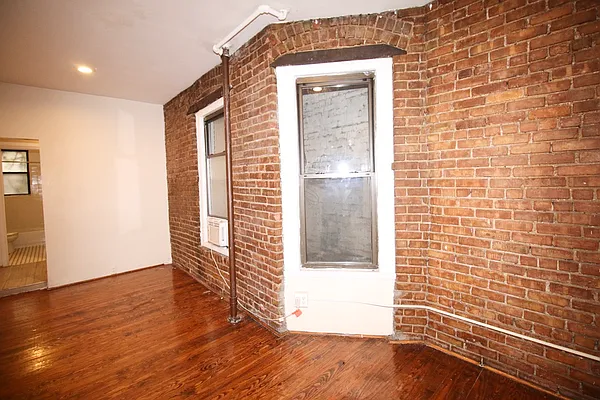 Rented by Highline Residential | media 12