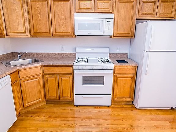 3rd image of 278 Wyckoff Ave #3RTY