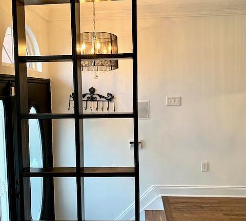 4th image of 248 Maryland Ave #1