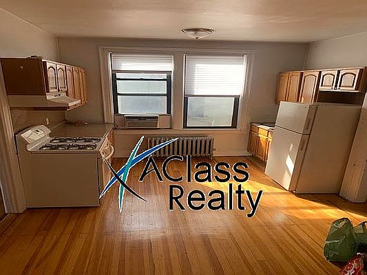 2nd image of 25-70 42nd St #Top