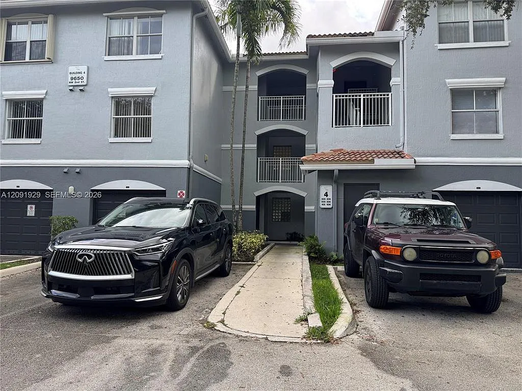 2 bed, 1000 sqft, $2,150 — Photo 2
