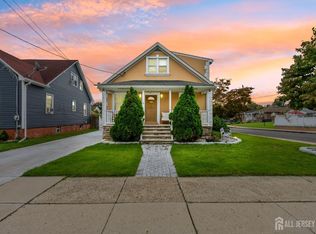 18 W Grochowiak St, South River, NJ 08882