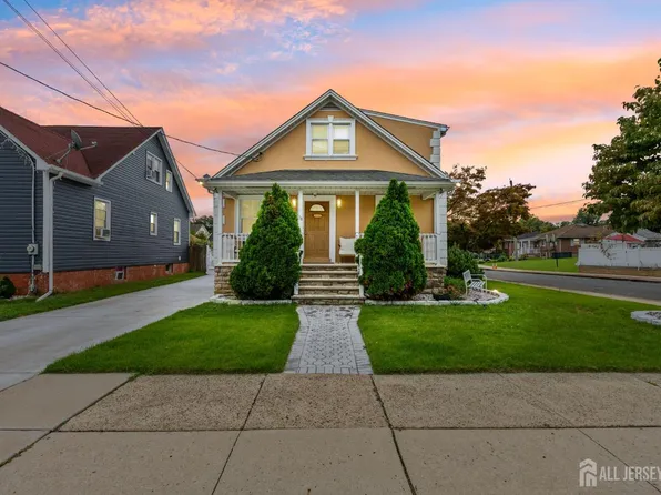 18 W Grochowiak St, South River, NJ 08882