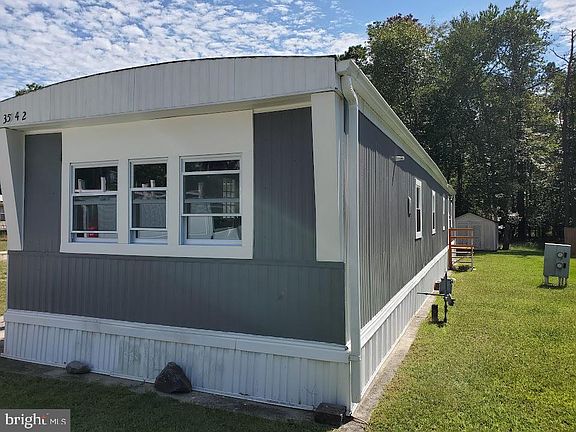 2nd image of 3542 Weymouth Dr